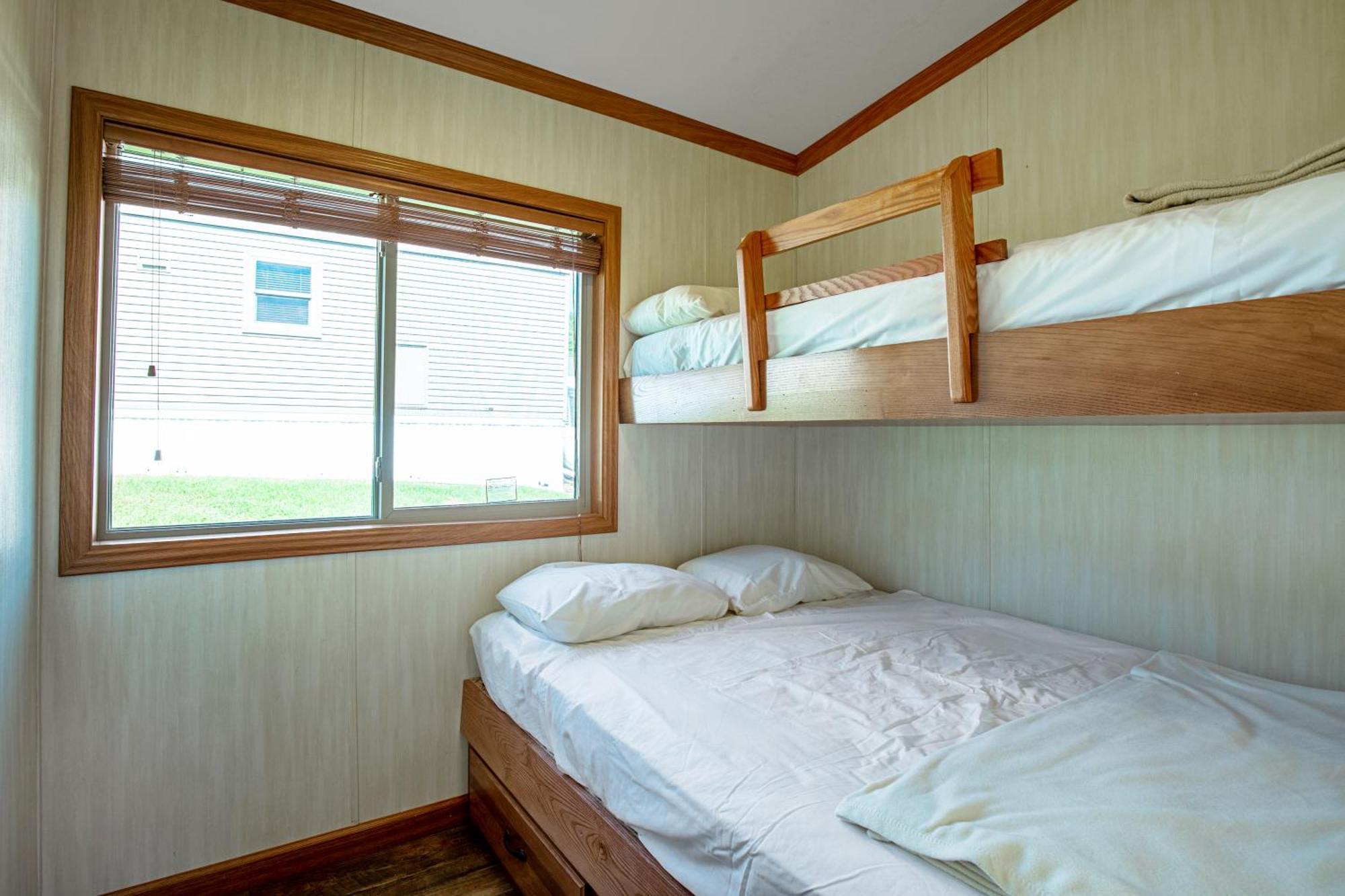 Plymouth Rock Camping Resort Deluxe Cottage Elkhart Lake Εξωτερικό φωτογραφία