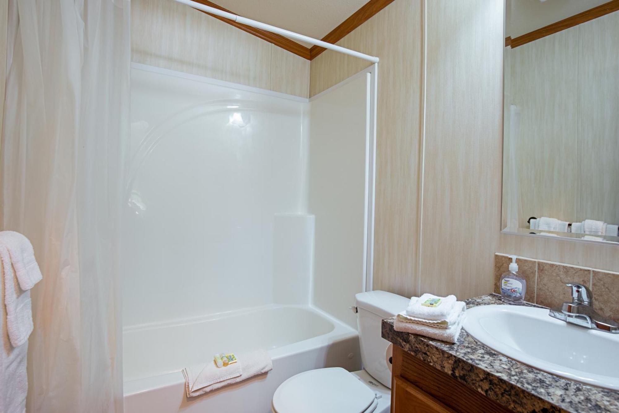 Plymouth Rock Camping Resort Deluxe Cottage Elkhart Lake Εξωτερικό φωτογραφία
