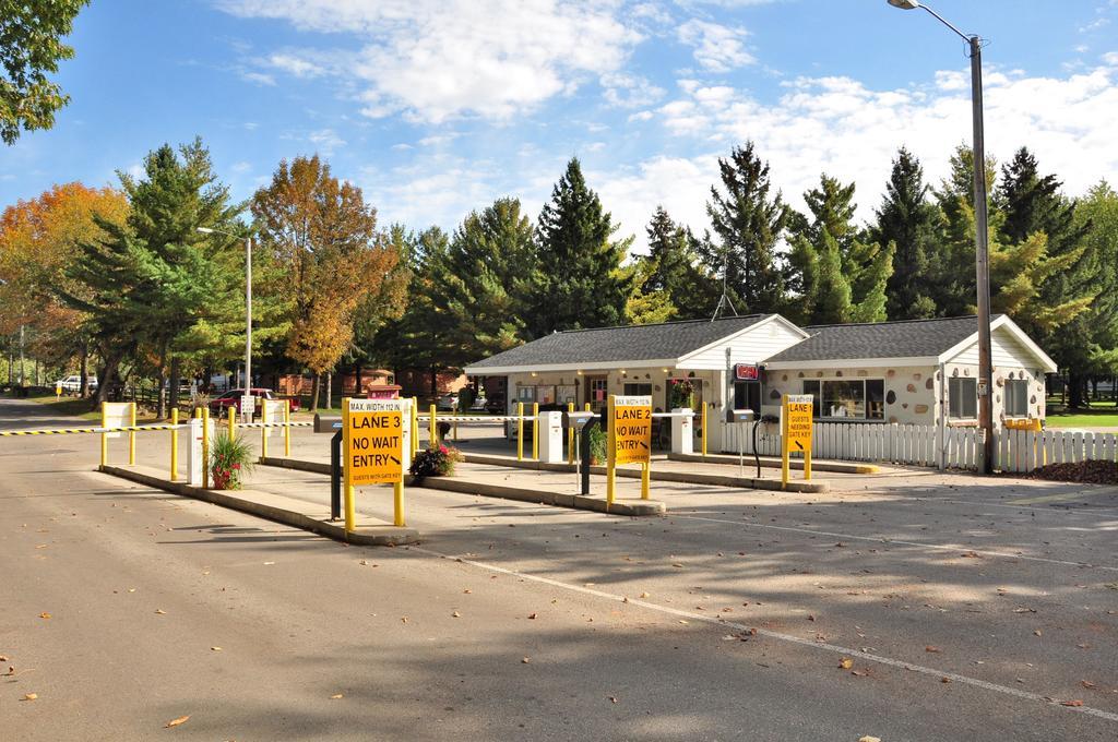 Plymouth Rock Camping Resort Deluxe Cottage Elkhart Lake Εξωτερικό φωτογραφία